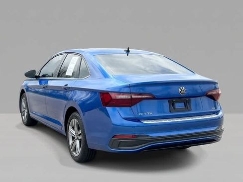 Used 2023 Volkswagen Jetta SE FWD image 4