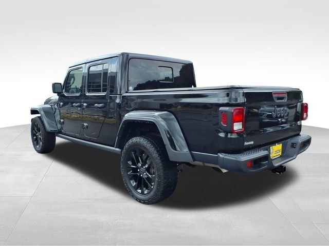 Used 2025 Jeep Gladiator Sport AWD/4WD image 5