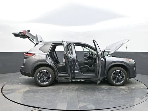 Used 2024 Nissan Rogue SV image 63