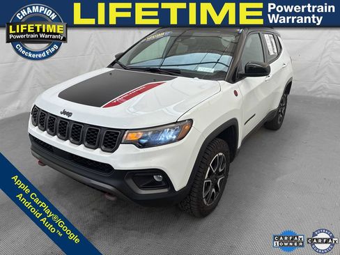 Used 2025 Jeep Compass Trailhawk AWD/4WD image 1
