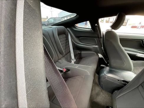 Used 2015 Ford Mustang Coupe RWD image 22