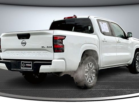 Used 2024 Nissan Frontier SL w/ Technology Package image 6
