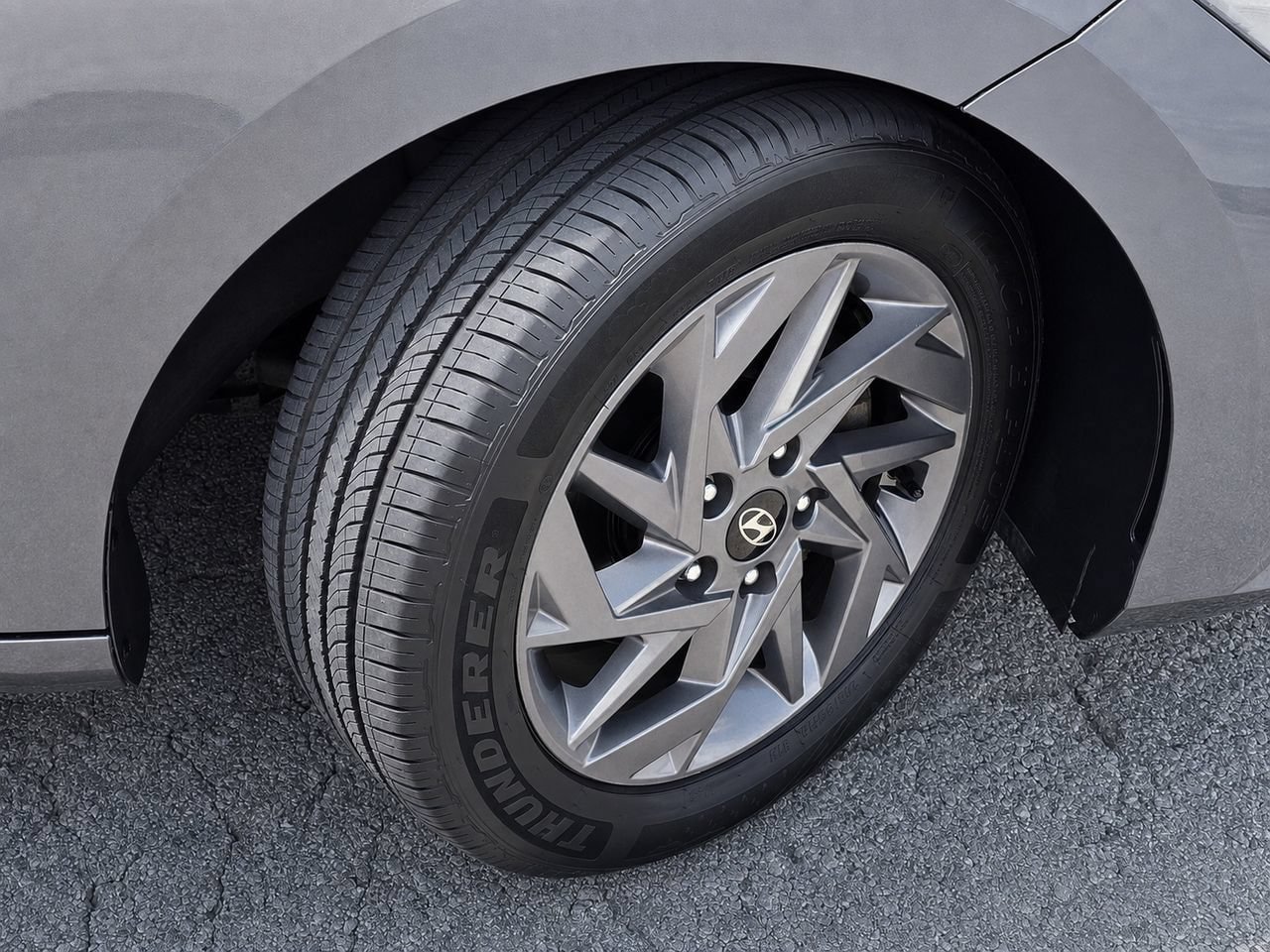Used 2024 Hyundai Elantra SEL FWD image 8