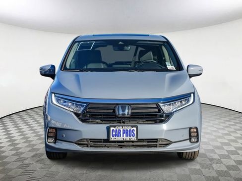 Used 2024 Honda Odyssey Touring image 3