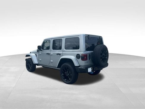 Used 2024 Jeep Wrangler Unlimited Sahara image 5