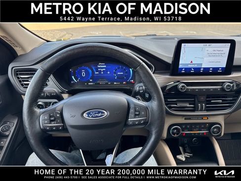Used 2020 Ford Escape Titanium AWD/4WD image 17