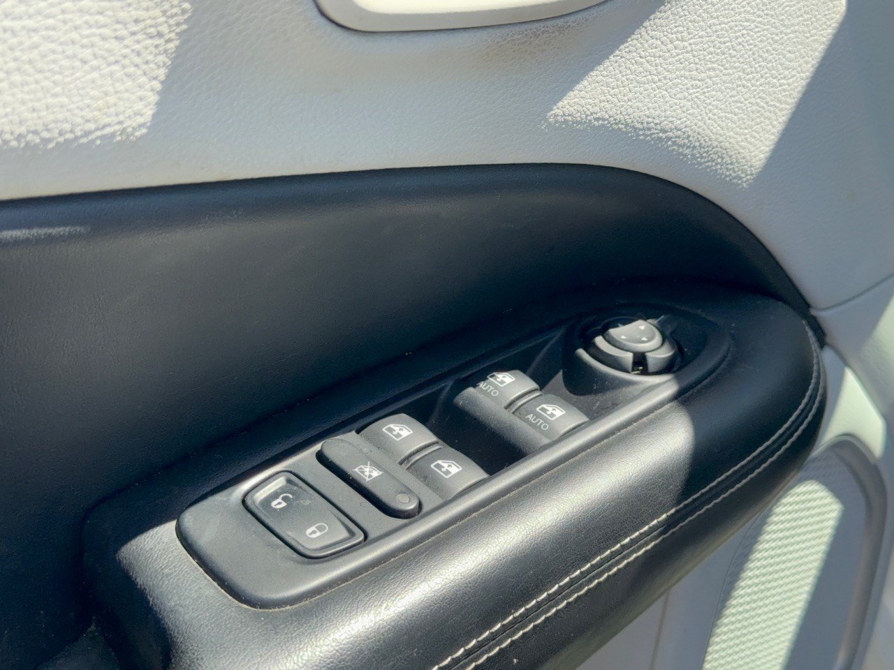 Used 2018 Jeep Compass Latitude w/ Popular Equipment Group AWD/4WD image 15