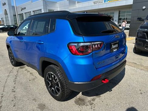 Used 2025 Jeep Compass Trailhawk AWD/4WD image 8