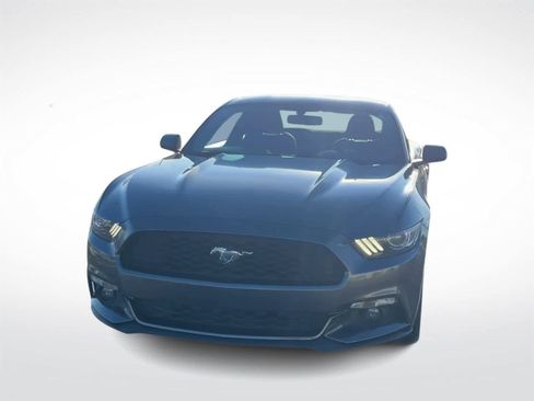 Used 2017 Ford Mustang Coupe image 4
