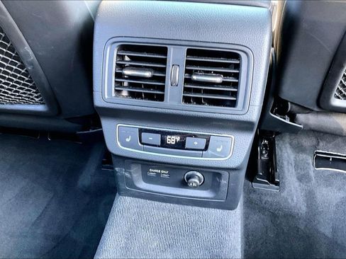 Used 2023 Audi Q5 2.0T Prestige w/ Prestige Package image 10