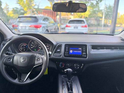 Used 2017 Honda HR-V LX image 11
