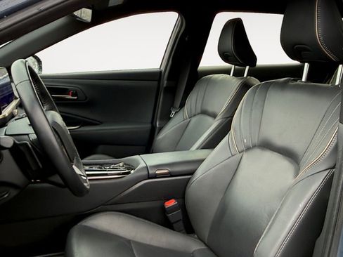 Certified 2025 Toyota Crown Signia w/ Tow-Hitch Package (TMS) image 10