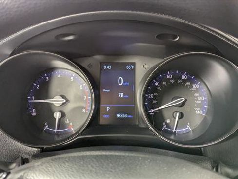 Used 2020 Toyota C-HR LE image 27