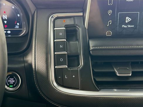 Used 2023 GMC Yukon SLT w/ SLT Premium Package image 21