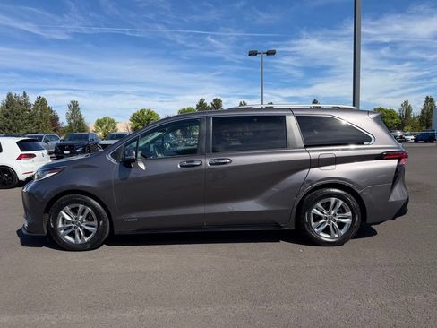 Used 2021 Toyota Sienna Limited AWD/4WD image 5