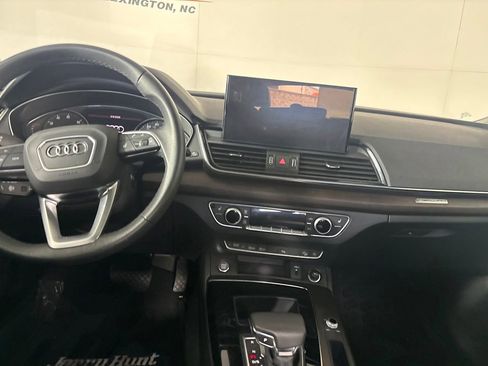 Used 2023 Audi Q5 2.0T Premium w/ Convenience Package AWD/4WD image 22