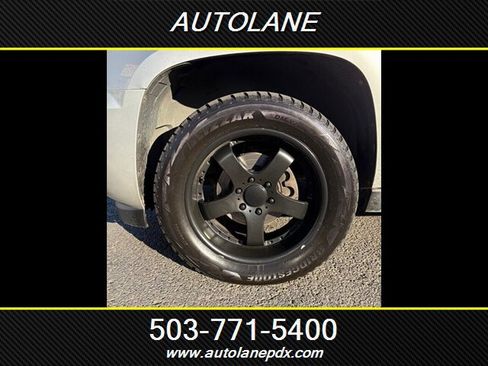 Used 2010 Chevrolet Avalanche LT w/ Luxury Package image 3