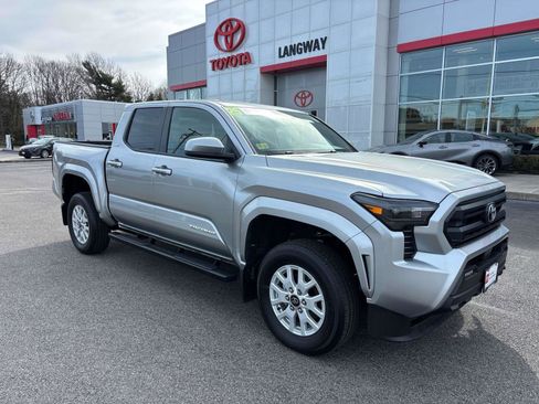 Certified 2025 Toyota Tacoma SR5 image 1