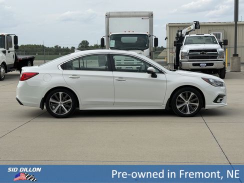 Used 2019 Subaru Legacy 2.5i Limited AWD/4WD image 3