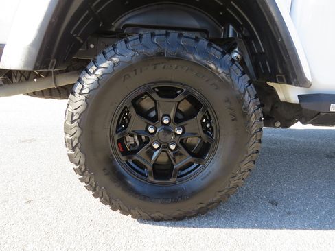 Used 2020 Jeep Gladiator Rubicon image 10