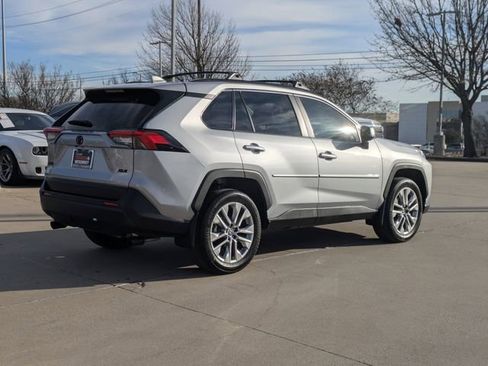 Used 2025 Toyota RAV4 XLE Premium image 6