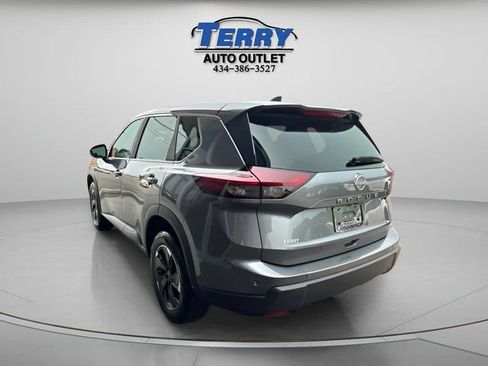 Used 2025 Nissan Rogue SV FWD image 5
