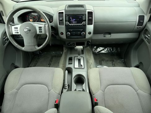 Used 2018 Nissan Frontier SV AWD/4WD image 16