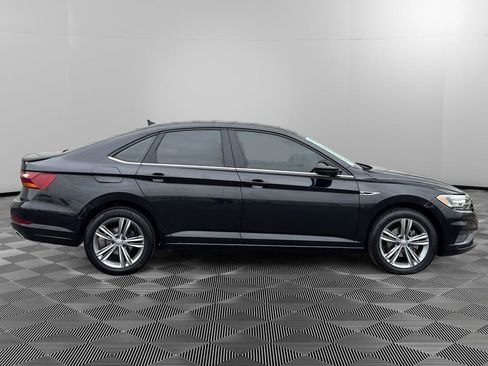 Used 2019 Volkswagen Jetta R-Line image 3