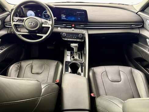 Used 2023 Hyundai Elantra Limited image 21