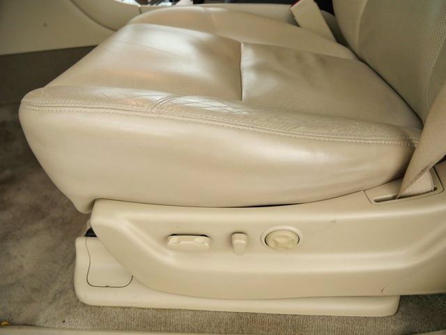Used 2010 Cadillac Escalade Premium AWD/4WD image 17
