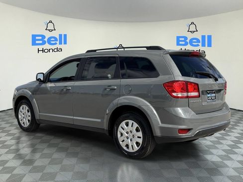Used 2019 Dodge Journey SE FWD image 3