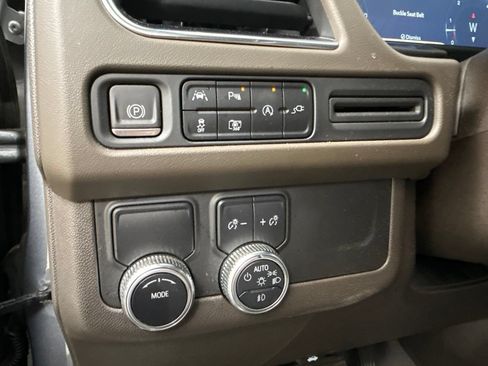 Used 2022 GMC Yukon SLT w/ SLT Luxury Package RWD image 16