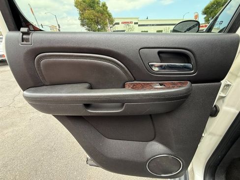 Used 2011 GMC Yukon Denali AWD/4WD image 28