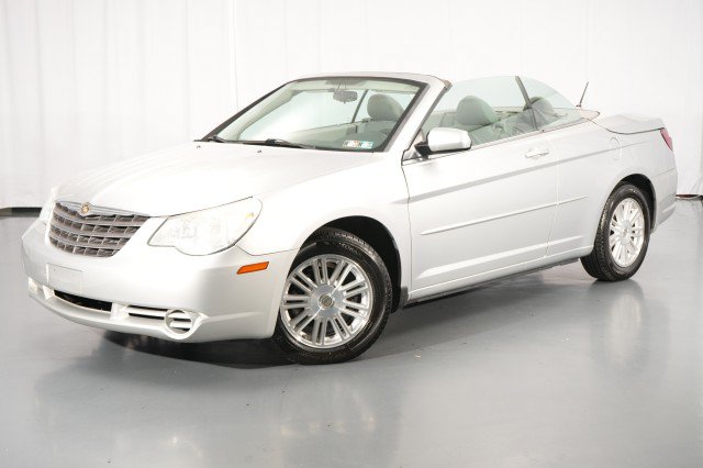 Used 2008 Chrysler Sebring Touring FWD image 1