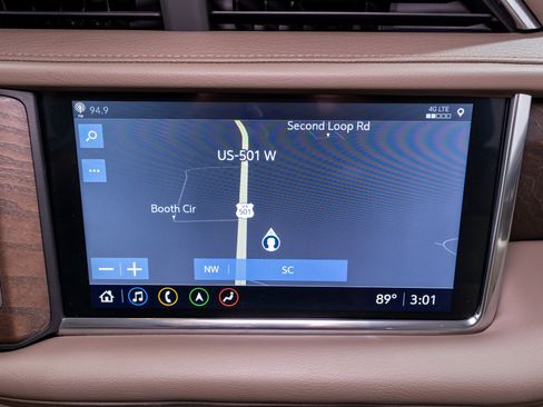 Used 2021 GMC Yukon Denali w/ Advanced Technology Package AWD/4WD image 19