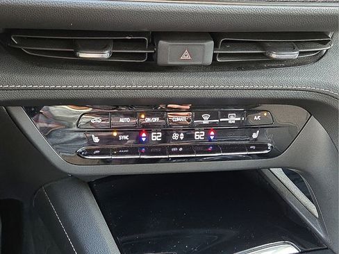 Used 2023 Buick Envision Preferred image 29