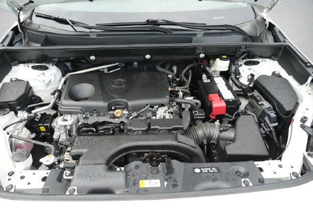 Used 2021 Toyota RAV4 LE FWD image 13