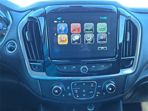 Used 2018 Chevrolet Traverse LT image 23