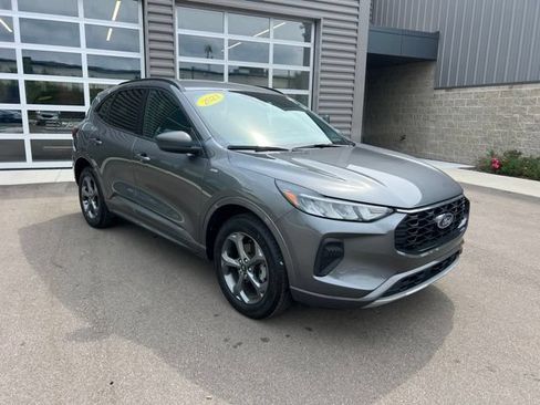 Used 2023 Ford Escape ST-Line w/ Tech Pack #1 AWD/4WD image 3