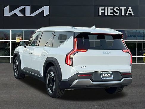 New 2026 Kia EV9 Wind image 3