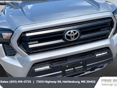 Used 2024 Toyota Tacoma SR5 RWD image 22