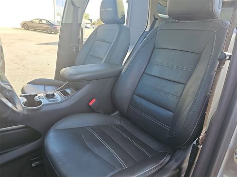 Used 2024 GMC Terrain Denali w/ Denali Premium Package image 23