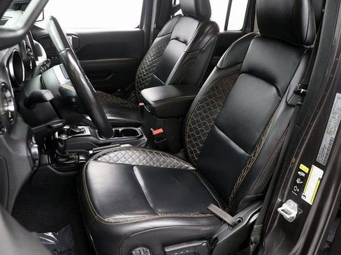 Used 2021 Jeep Wrangler Unlimited Sahara image 9