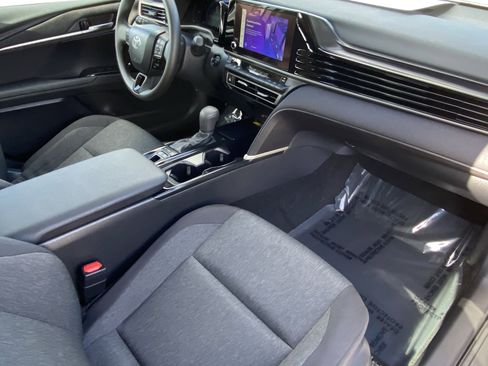 Used 2026 Toyota Camry LE w/ Convenience Package FWD image 9