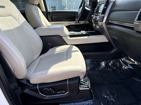 Used 2018 Ford Expedition Platinum AWD/4WD image 12