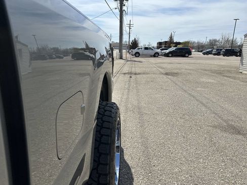 Used 2019 Ford F250 Platinum w/ Platinum Ultimate Package AWD/4WD image 31