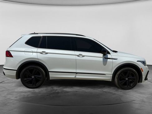 Used 2024 Volkswagen Tiguan SE R-Line AWD/4WD image 10