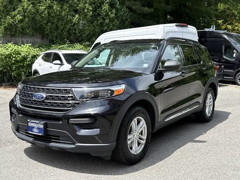 Used 2023 Ford Explorer XLT AWD/4WD image 7