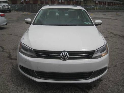 Used 2014 Volkswagen Jetta SE image 2