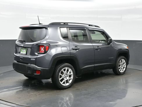 Used 2022 Jeep Renegade Latitude AWD/4WD image 8